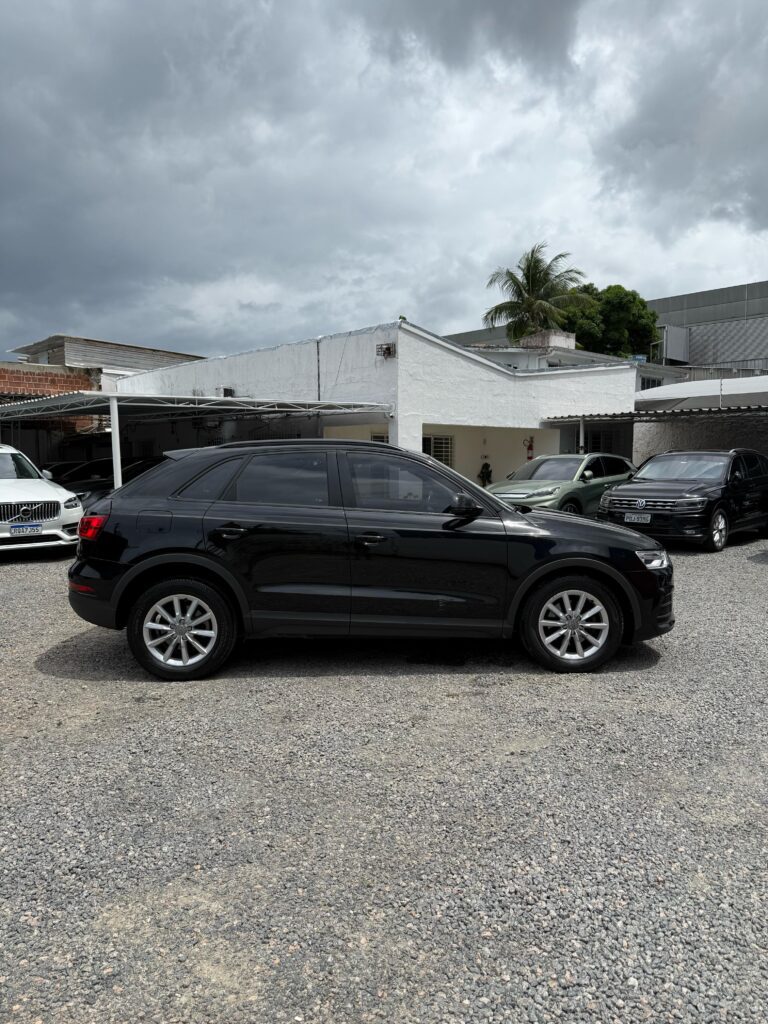 AUDI Q3 ATTRACTION 1.4 TFSI 2016/2017 (BLINDADO)