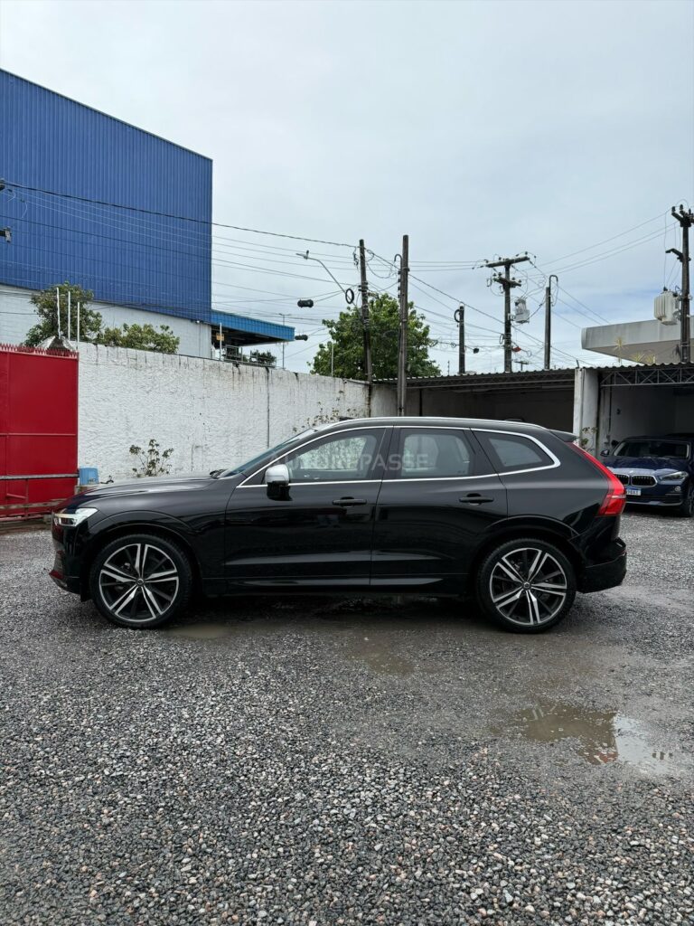 VOLVO XC60 T5 R-DESIGN 2.0 AWD 2018/2018 (BLINDADO)