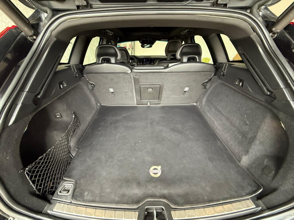 VOLVO XC60 T5 R-DESIGN 2.0 AWD 2018/2018 (BLINDADO)