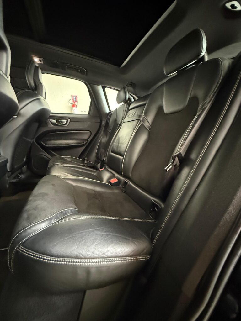 VOLVO XC60 T5 R-DESIGN 2.0 AWD 2018/2018 (BLINDADO)