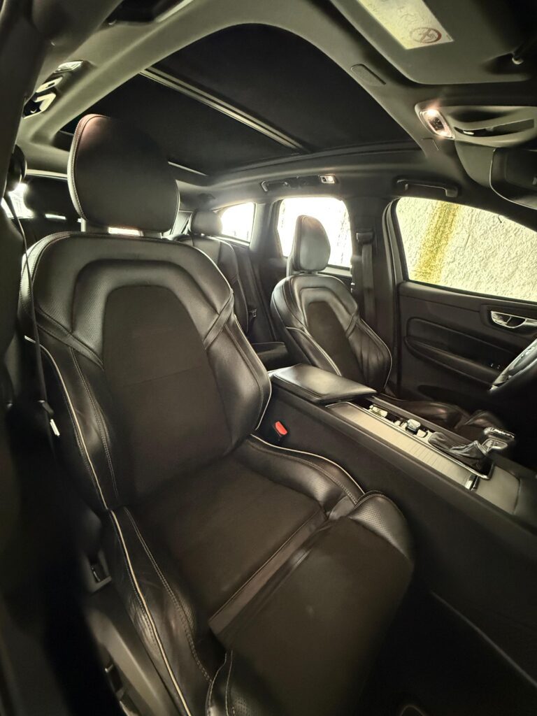 VOLVO XC60 T5 R-DESIGN 2.0 AWD 2018/2018 (BLINDADO)