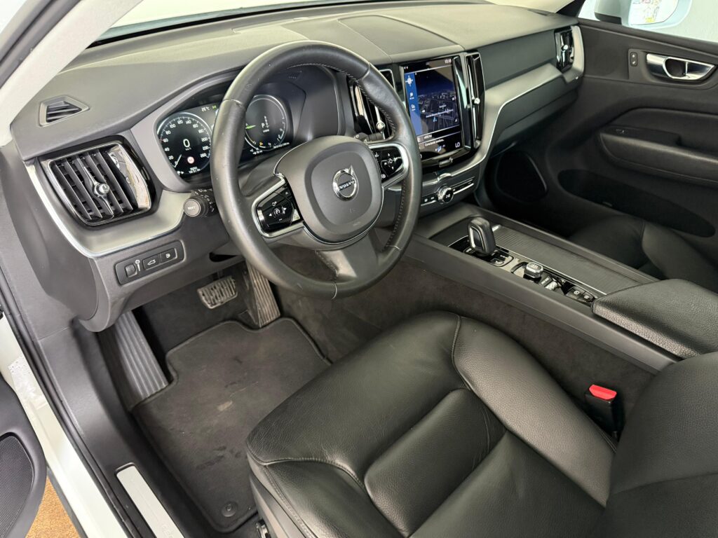 VOLVO XC60 T8 MOMENTUM 2.0 AWD 2021/2021