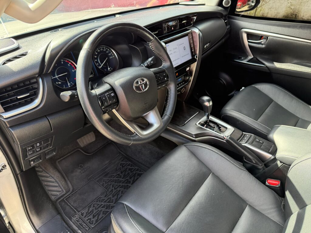 TOYOTA HILUX SW4 SRX 2.8 TDI 4x4 2023/2023 (BLINDADO)