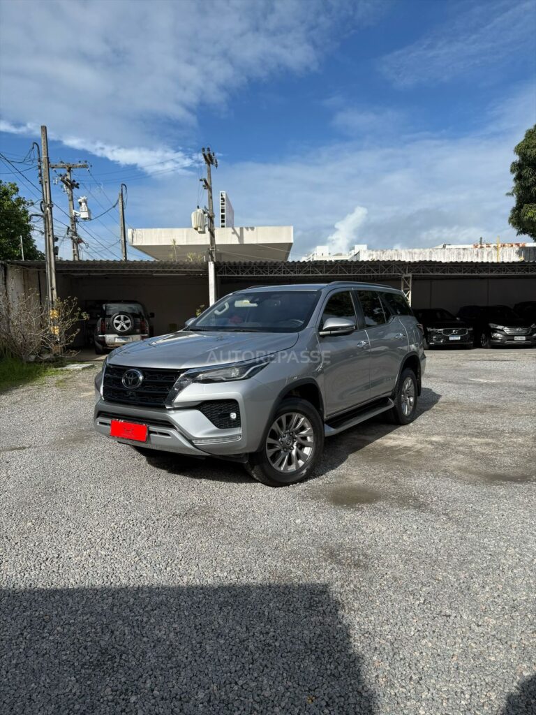 TOYOTA HILUX SW4 SRX 2.8 TDI 4x4 2023/2023 (BLINDADO)
