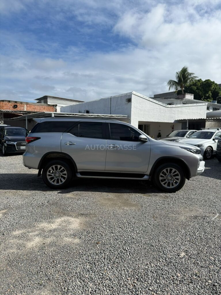 TOYOTA HILUX SW4 SRX 2.8 TDI 4x4 2023/2023 (BLINDADO)