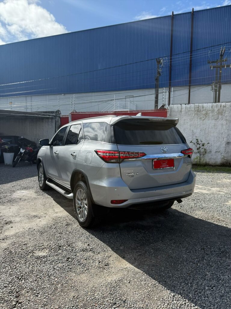 TOYOTA HILUX SW4 SRX 2.8 TDI 4x4 2023/2023 (BLINDADO)