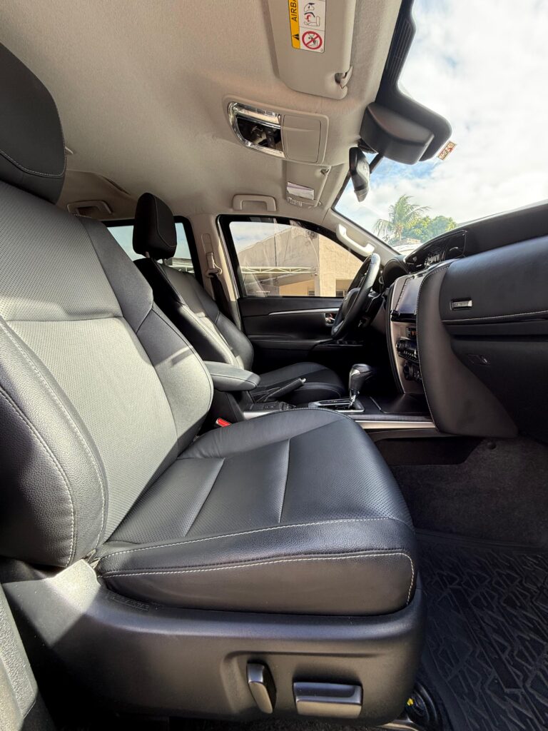 TOYOTA HILUX SW4 SRX 2.8 TDI 4x4 2023/2023 (BLINDADO)
