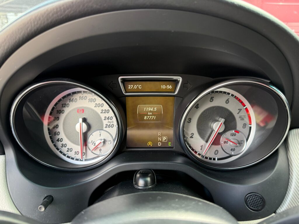 MERCEDES-BENZ GLA 200 ADVANCE 1.6 2015/2015