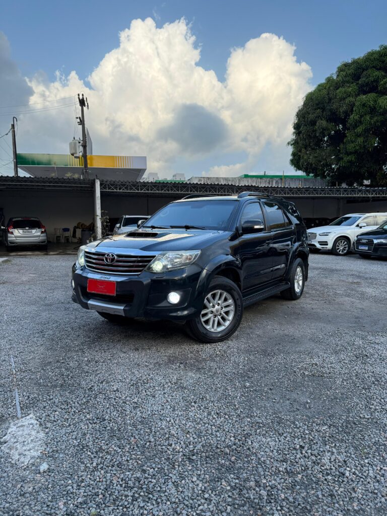 TOYOTA HILUX SW4 SRV 3.0 TDI 4x4 2013/2014