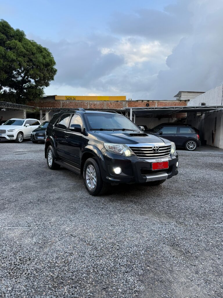 TOYOTA HILUX SW4 SRV 3.0 TDI 4x4 2013/2014