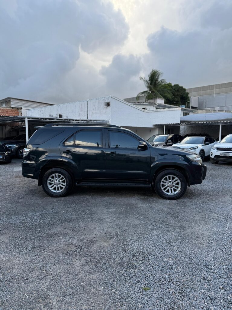 TOYOTA HILUX SW4 SRV 3.0 TDI 4x4 2013/2014