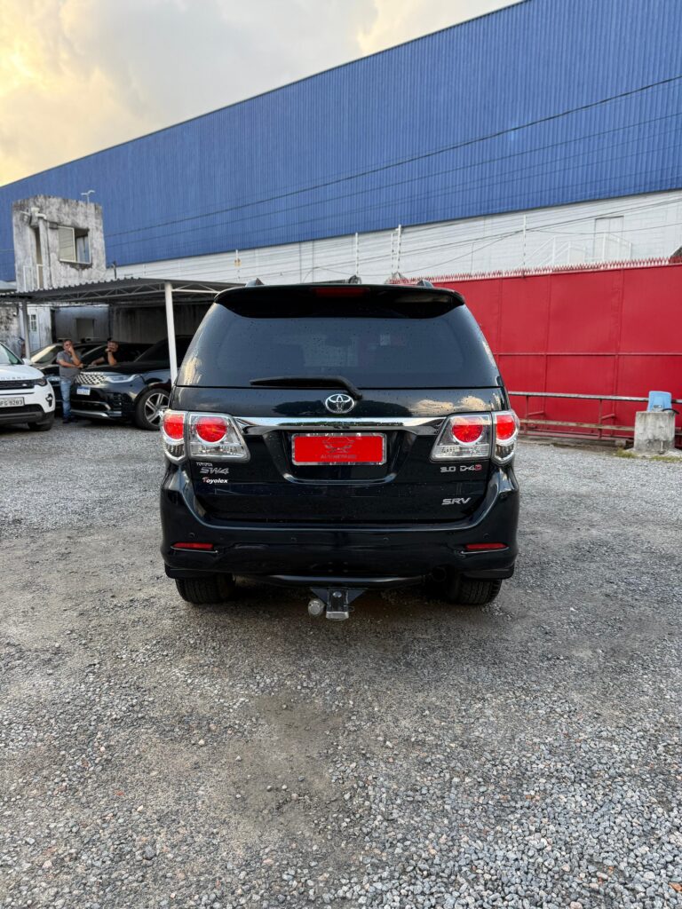TOYOTA HILUX SW4 SRV 3.0 TDI 4x4 2013/2014