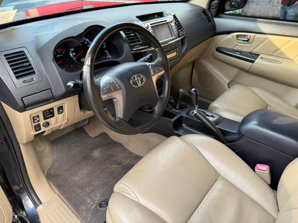 TOYOTA HILUX SW4 SRV 3.0 TDI 4x4 2013/2014