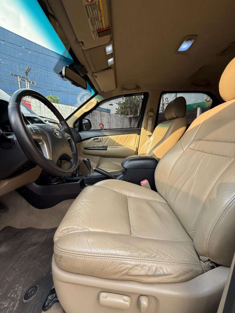 TOYOTA HILUX SW4 SRV 3.0 TDI 4x4 2013/2014