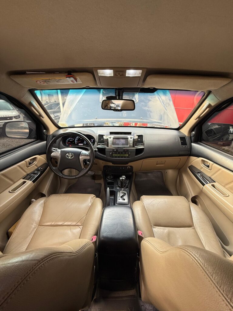 TOYOTA HILUX SW4 SRV 3.0 TDI 4x4 2013/2014