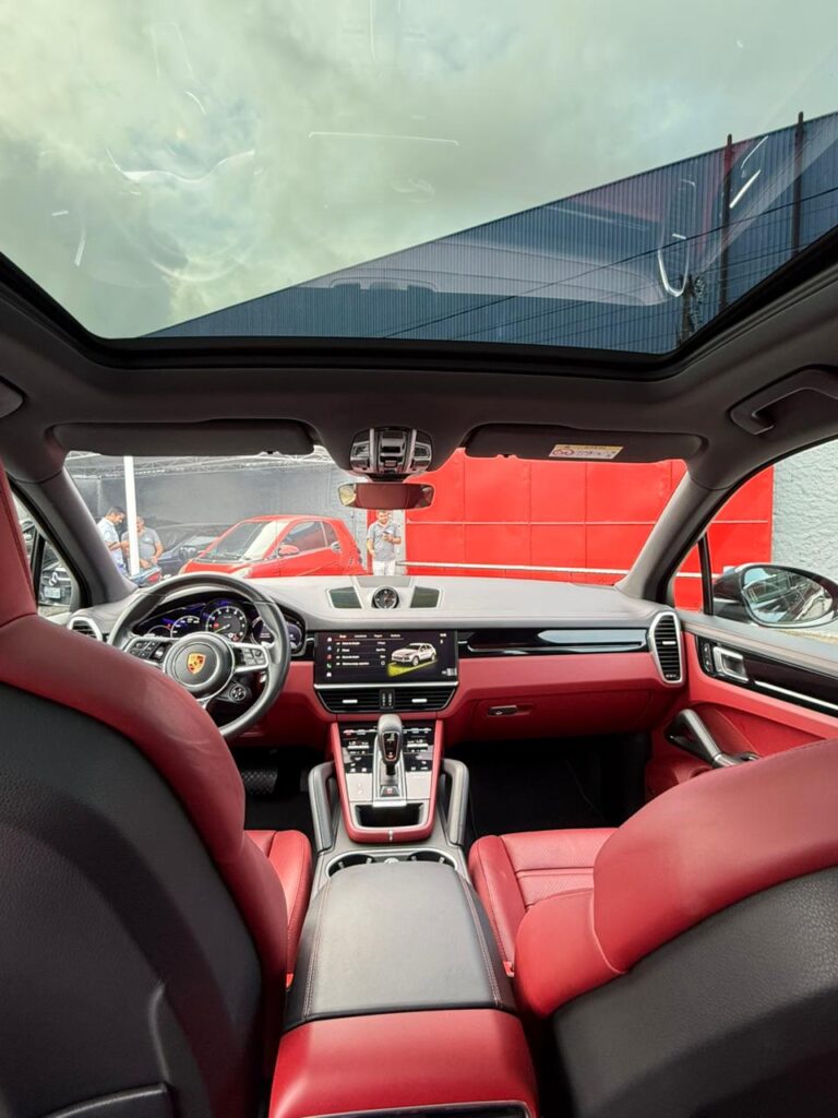 PORSCHE CAYENNE PLATINUM EDITION 2022/2023