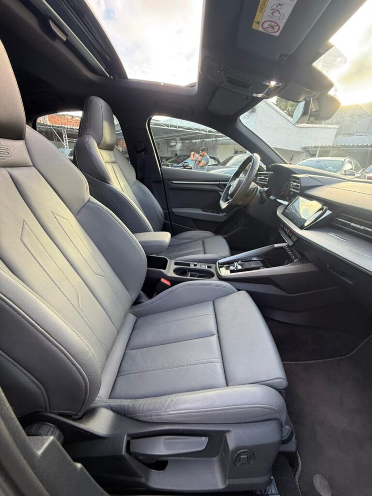 AUDI A3 PERFORMANCE BLACK MHEV  2023/2024