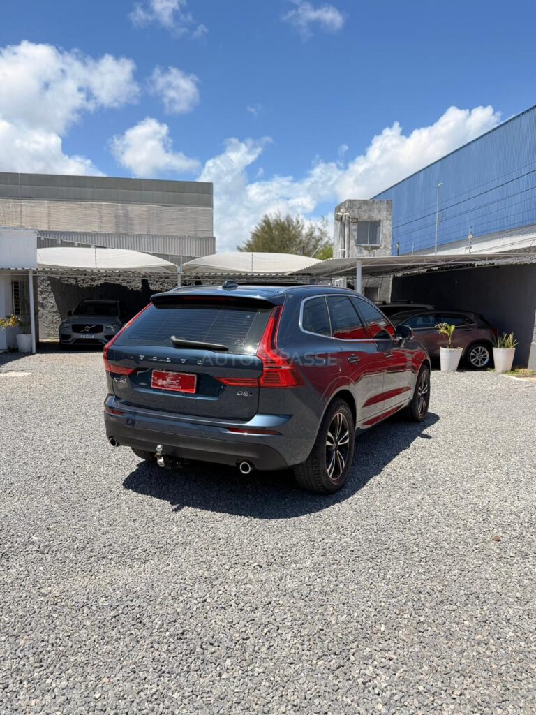 VOLVO XC60 D5 MOMENTUM 2.0 AWD 2020/2021