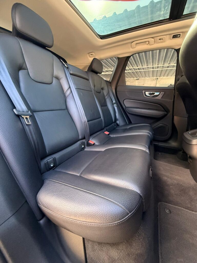 VOLVO XC60 D5 MOMENTUM 2.0 AWD 2020/2021