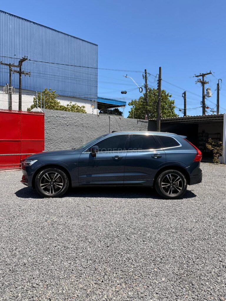 VOLVO XC60 D5 MOMENTUM 2.0 AWD 2020/2021