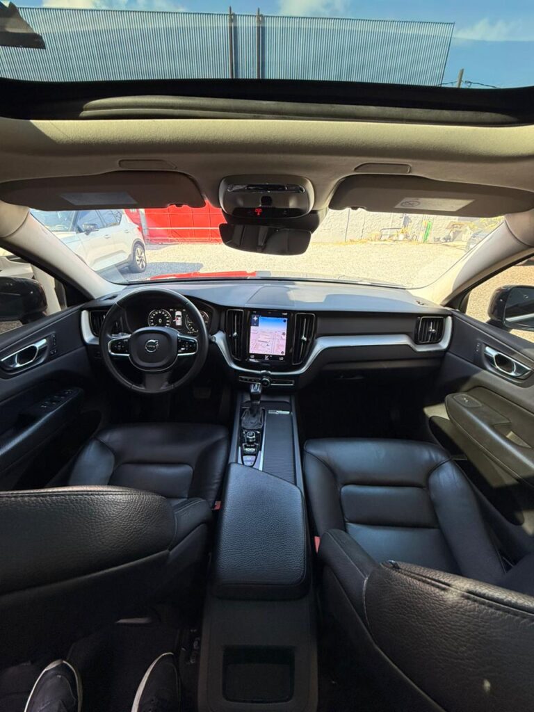 VOLVO XC60 D5 MOMENTUM 2.0 AWD 2020/2021