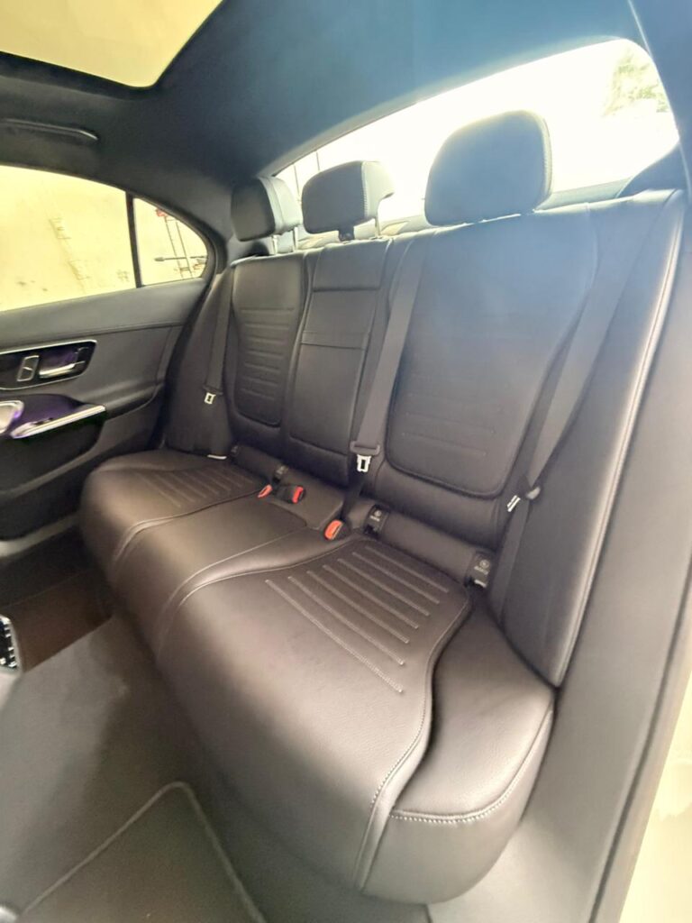 MERCEDES-BENZ C300 AMG LINE 2.0 2025/2025