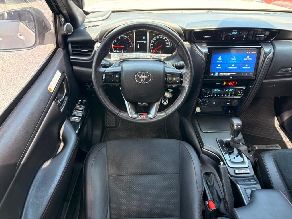 TOYOTA HILUX SW4 2.8 GR-S 4X4 2023/2024