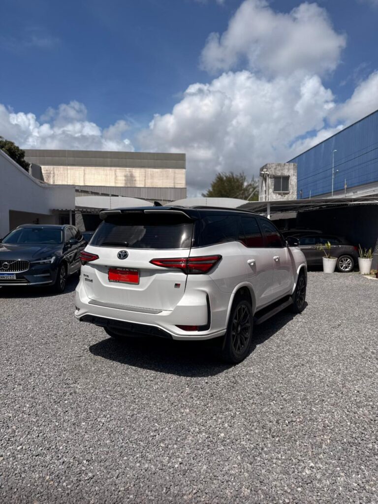 TOYOTA HILUX SW4 2.8 GR-S 4X4 2023/2024