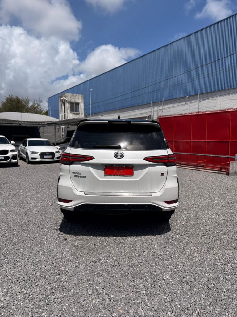 TOYOTA HILUX SW4 2.8 GR-S 4X4 2023/2024