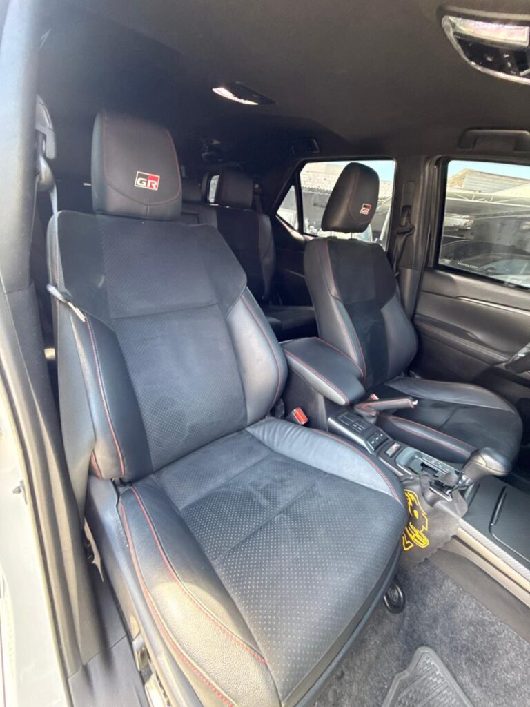 TOYOTA HILUX SW4 2.8 GR-S 4X4 2023/2024