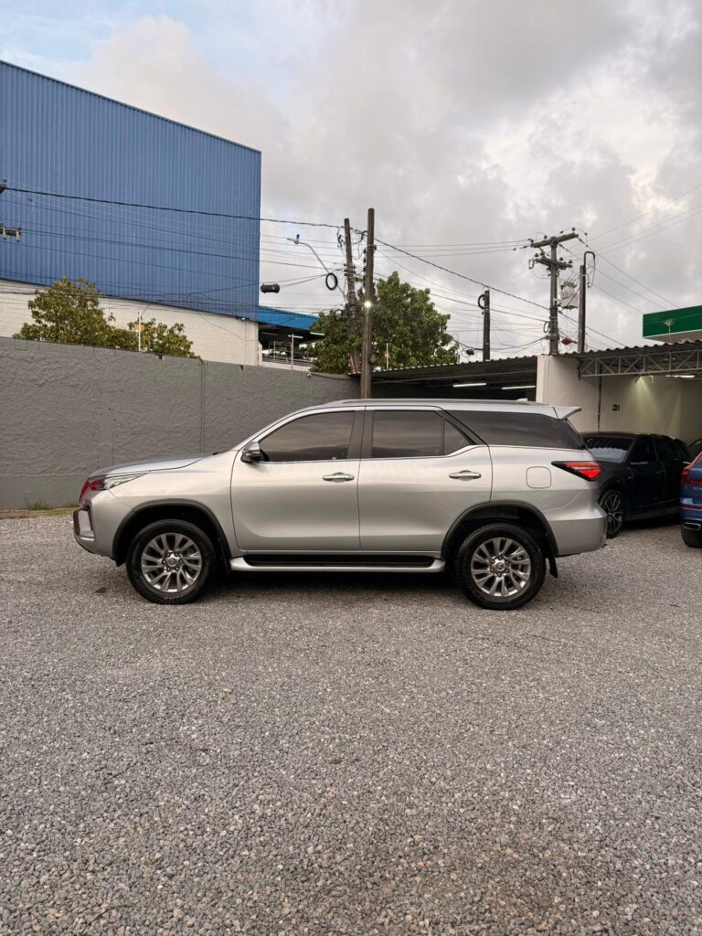 TOYOTA HILUX SW4 SRX 7L 2023/2024