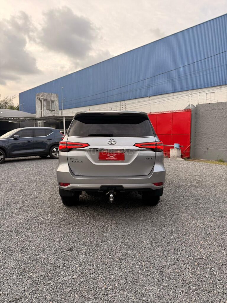 TOYOTA HILUX SW4 SRX 7L 2023/2024