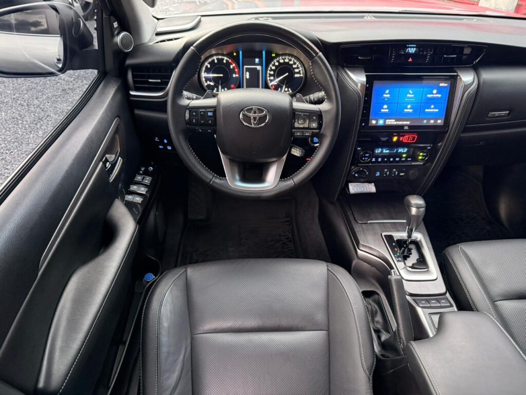 TOYOTA HILUX SW4 SRX 7L 2023/2024