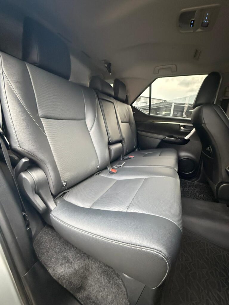 TOYOTA HILUX SW4 SRX 7L 2023/2024