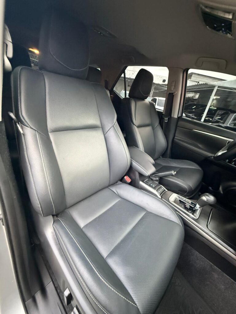 TOYOTA HILUX SW4 SRX 7L 2023/2024