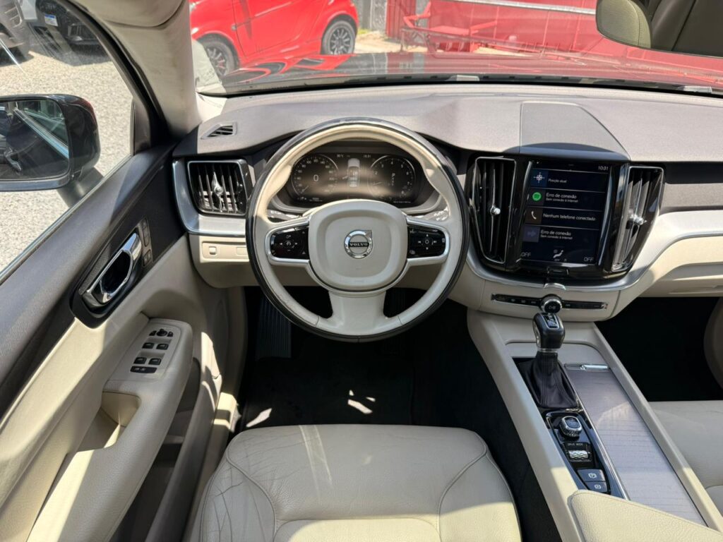 VOLVO XC60 T5 MOMENTUM 2018/2019