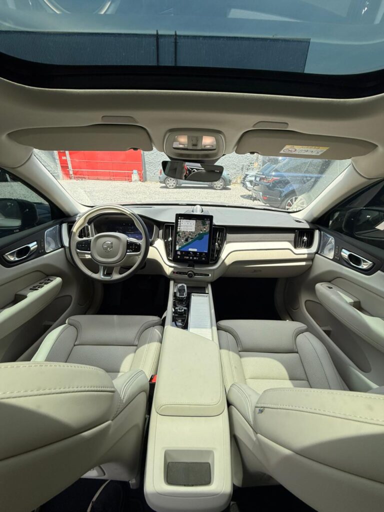 VOLVO XC60 T8 ULTRA DARK 2025/2026