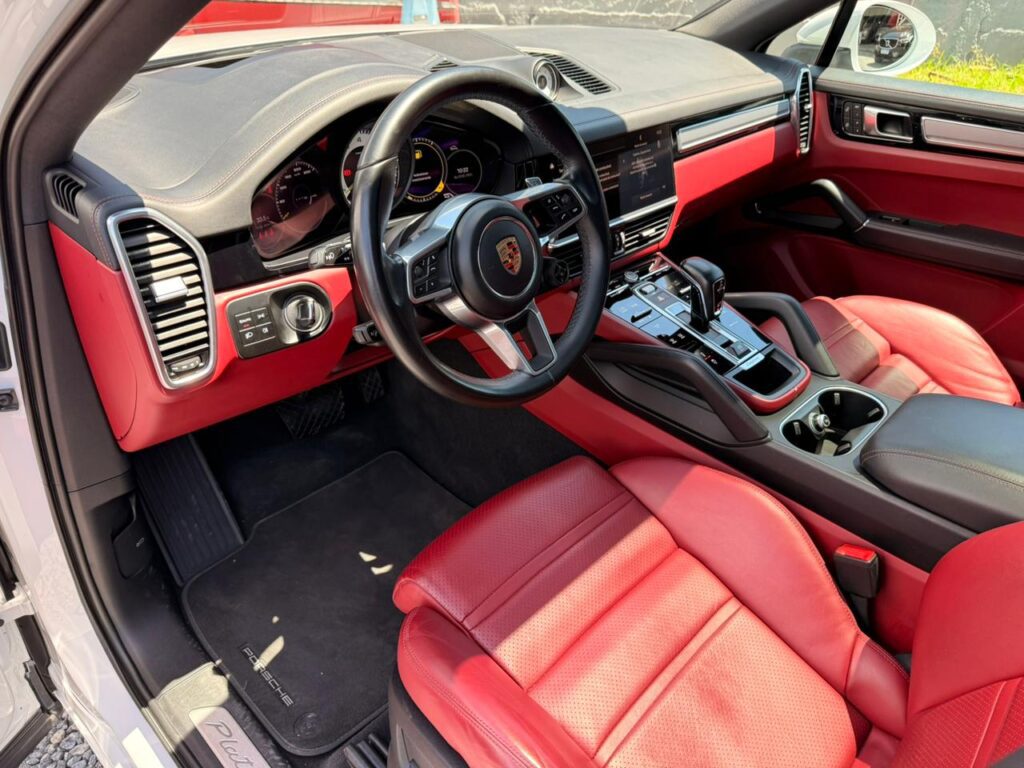 PORSCHE CAYENNE PLATINUM EDITION 2022/2023