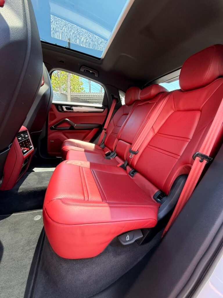 PORSCHE CAYENNE PLATINUM EDITION 2022/2023