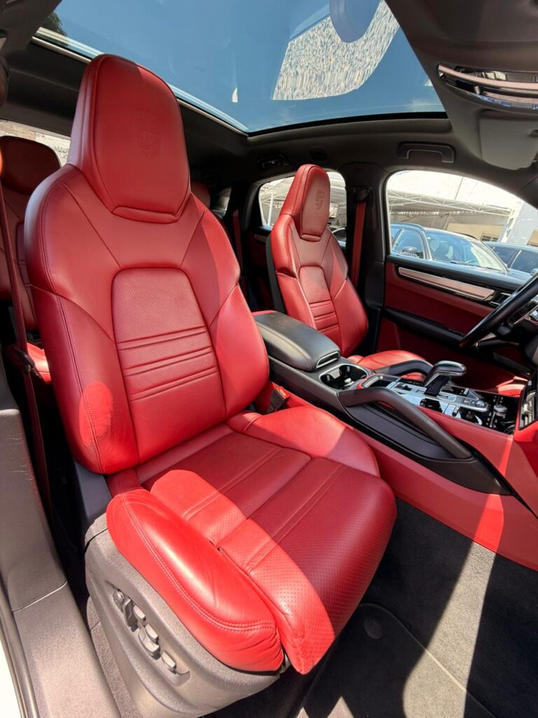 PORSCHE CAYENNE PLATINUM EDITION 2022/2023