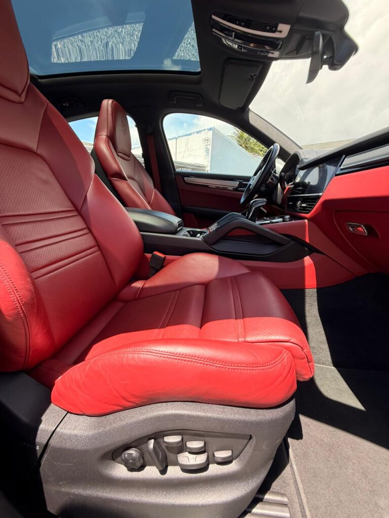 PORSCHE CAYENNE PLATINUM EDITION 2022/2023