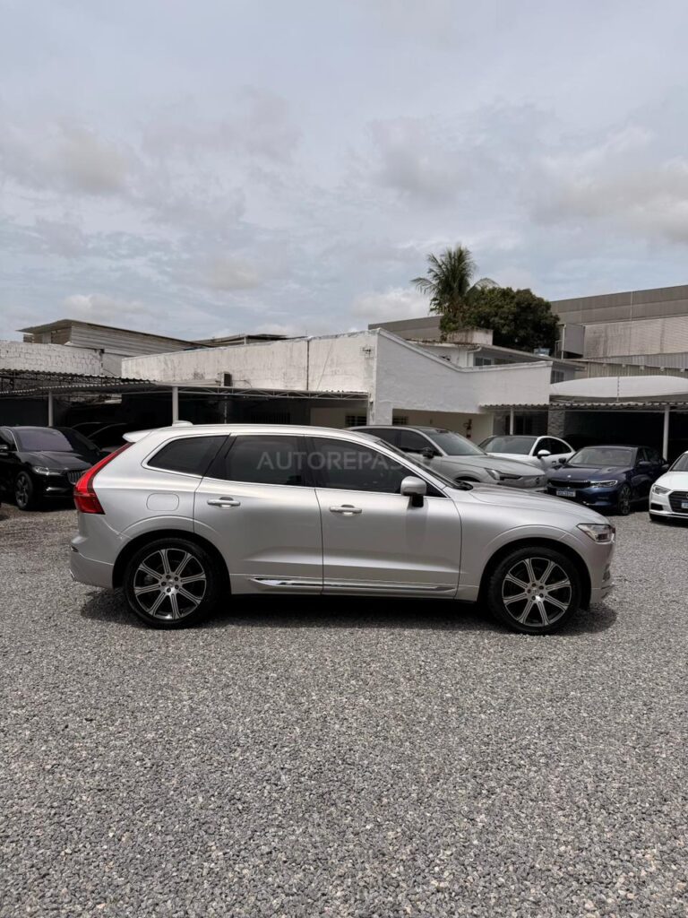 VOLVO XC60 T5 INSCRIPTION