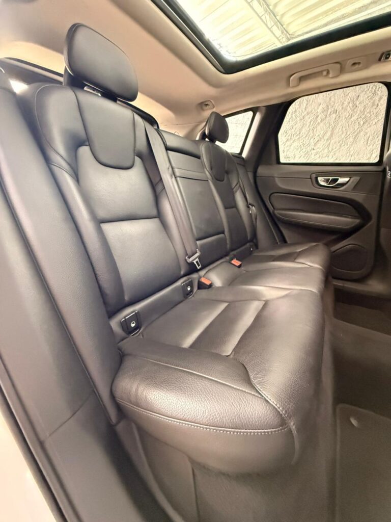 VOLVO XC60 T5 INSCRIPTION