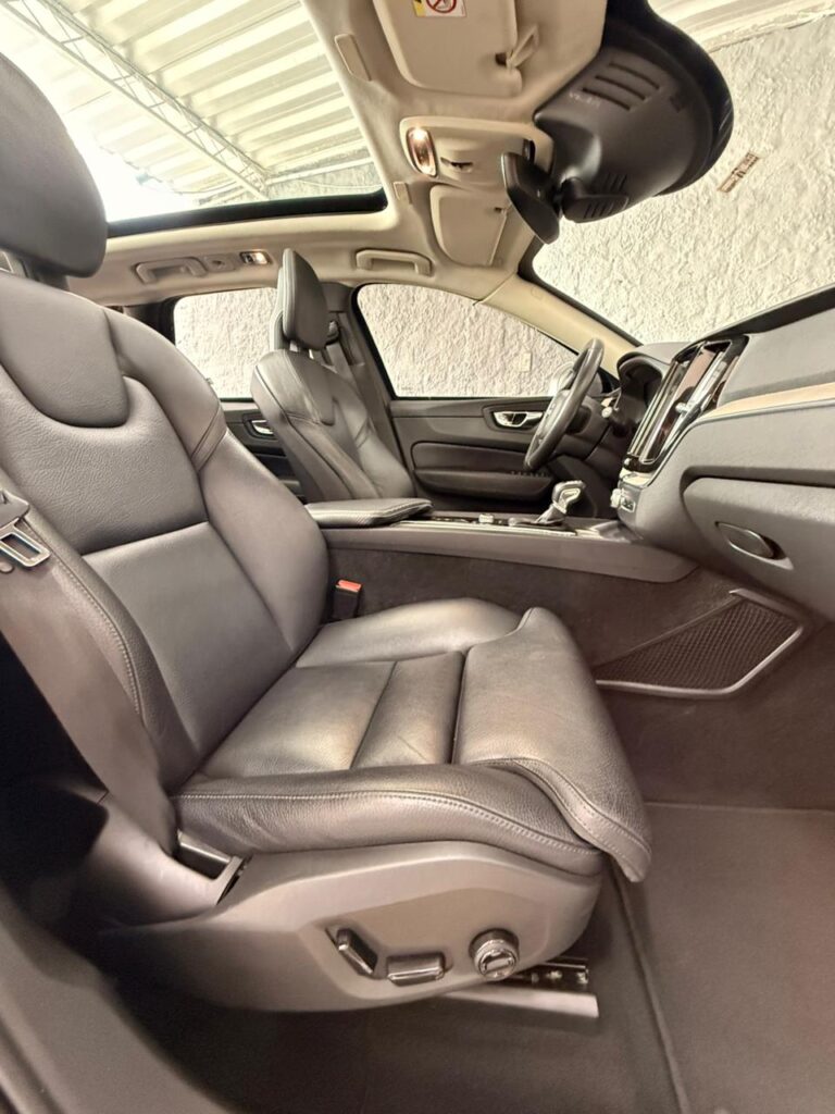 VOLVO XC60 T5 INSCRIPTION