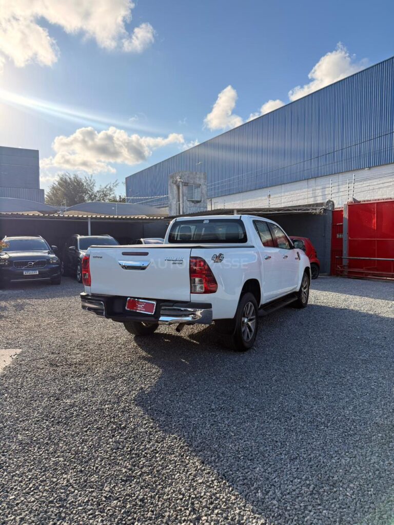 TOYOTA HILUX SRX 2.8 TDI 4X4 AT 2016/2016