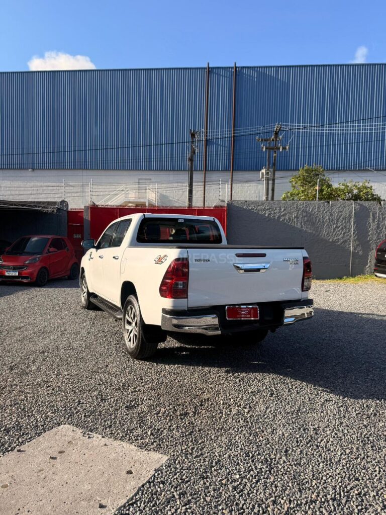 TOYOTA HILUX SRX 2.8 TDI 4X4 AT 2016/2016