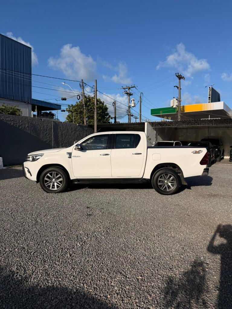 TOYOTA HILUX SRX 2.8 TDI 4X4 AT 2016/2016
