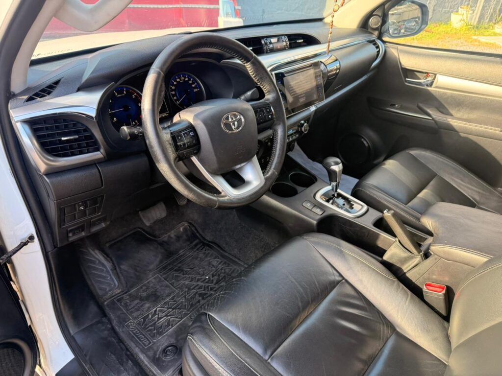 TOYOTA HILUX SRX 2.8 TDI 4X4 AT 2016/2016