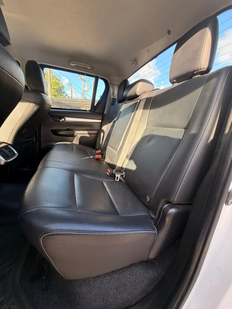 TOYOTA HILUX SRX 2.8 TDI 4X4 AT 2016/2016