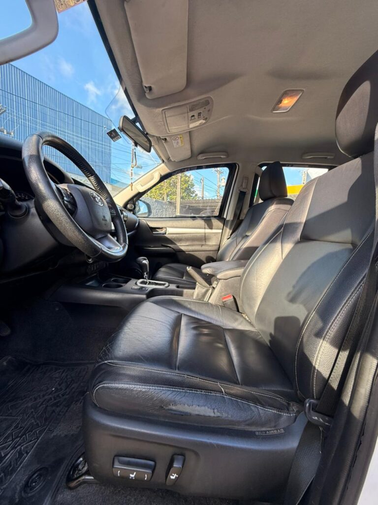 TOYOTA HILUX SRX 2.8 TDI 4X4 AT 2016/2016